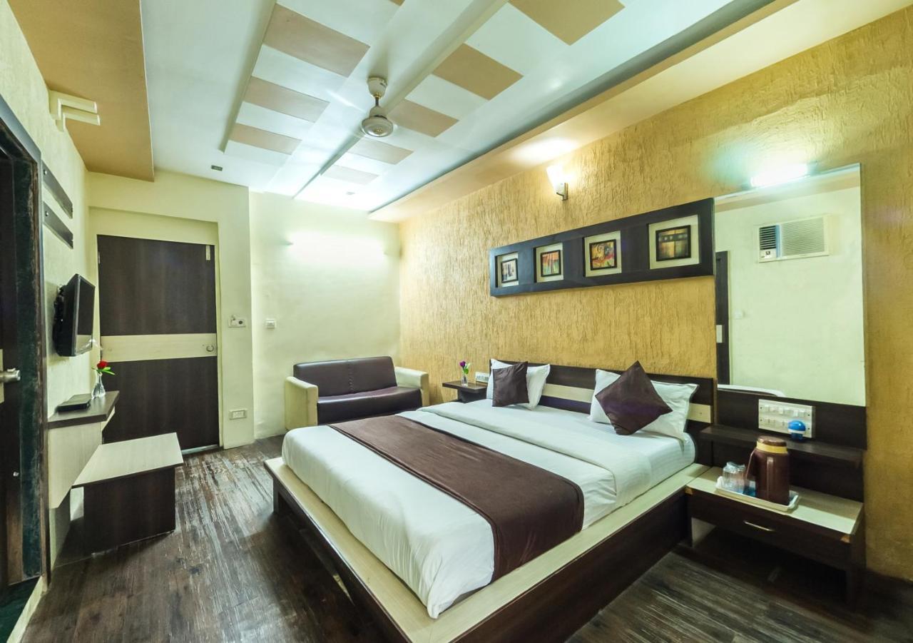 Hotel Rudra Regency Ahmedabad Buitenkant foto